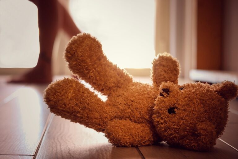Childhood Verbal Abuse ‘Ruins Lives Forever’ Says Study That Shocks Millions Across America