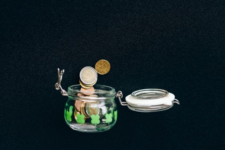 Smart spending habits to adopt this year